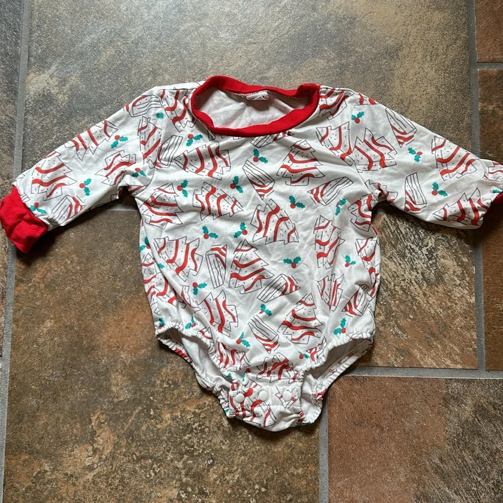 Christmas onesies - matching twin set - size 3-6 months - Picture 3 of 4
